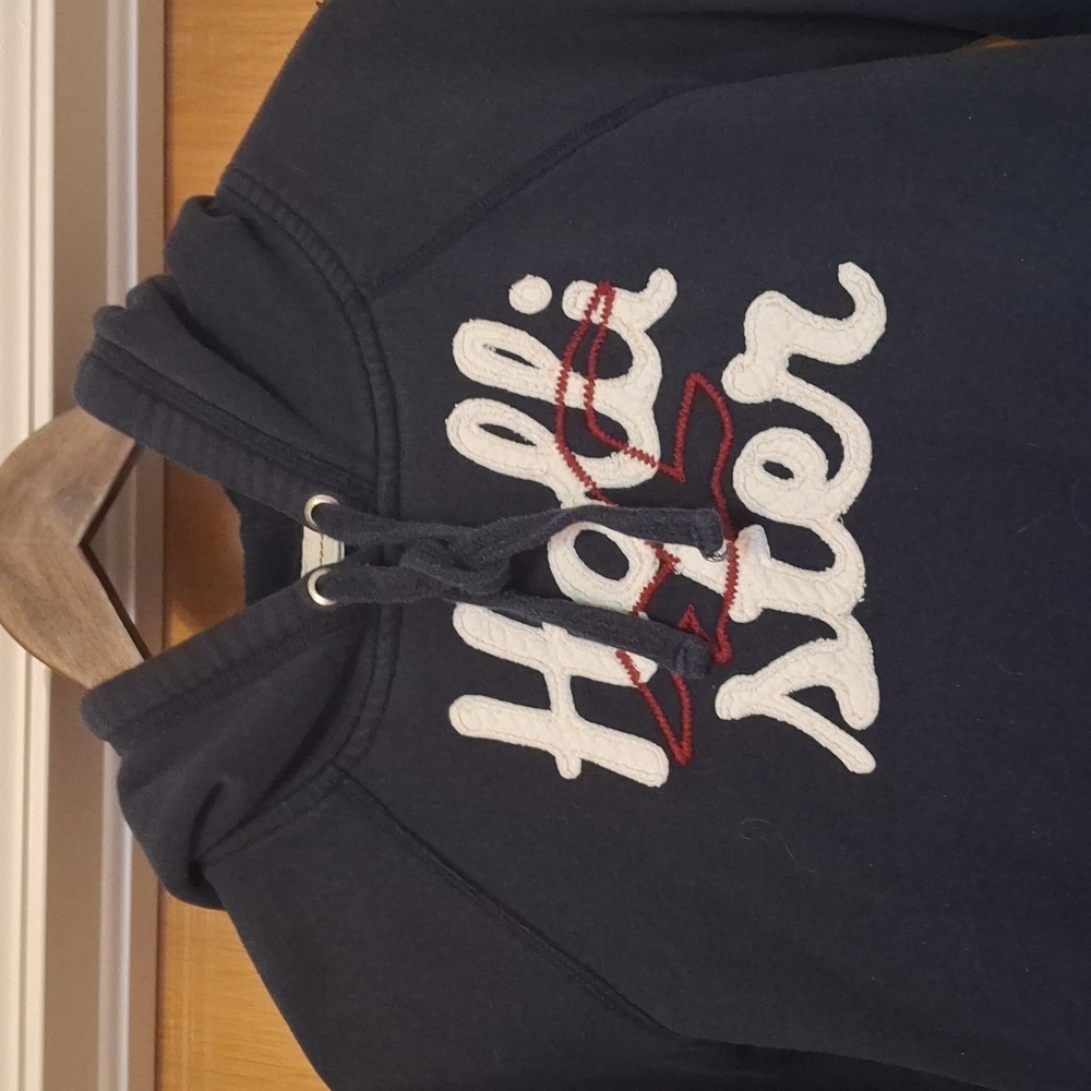 π€ FINAL DROP! Hollister Hoodie w/ Embroidered Logo - Picture 2 of 5